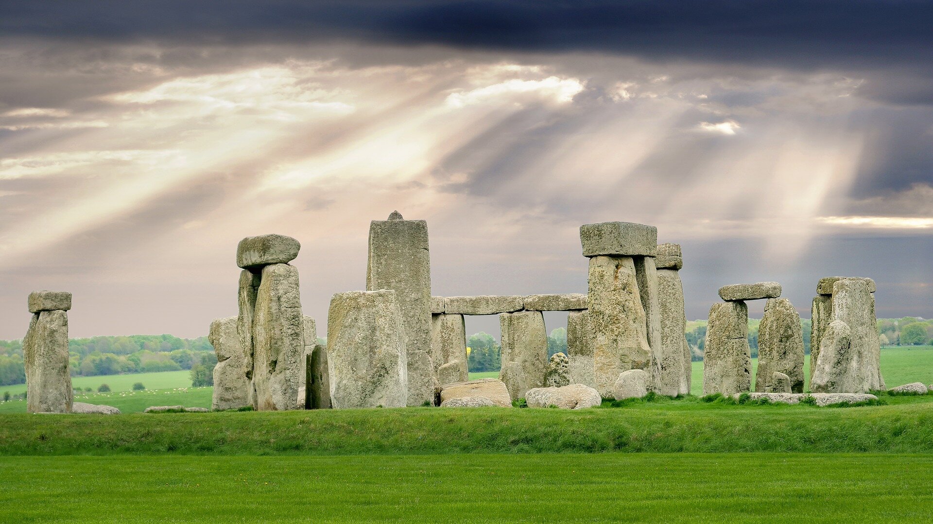 Stonehenge England Cloud Sun.jpg